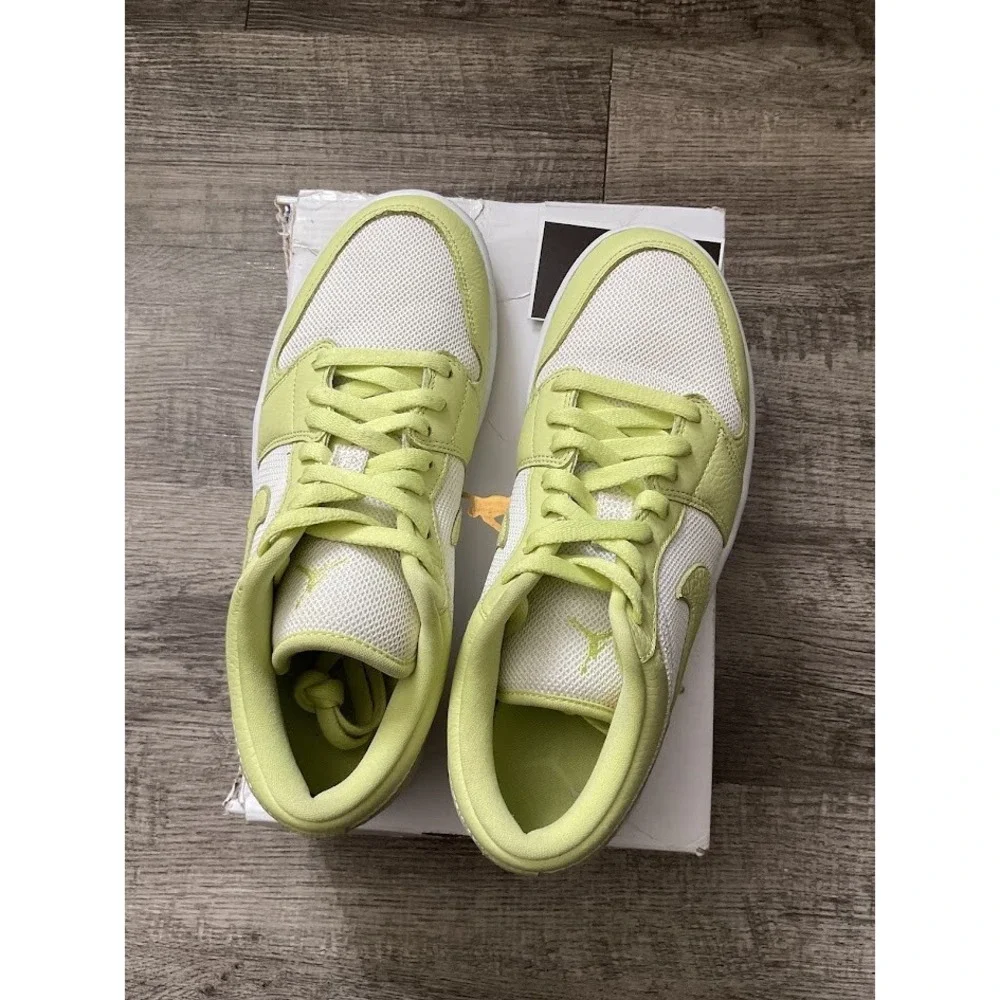 Size 10W -‎ Air Jordan 1 Low Limelight W(DH9619-103) - Picture 3 of 5
